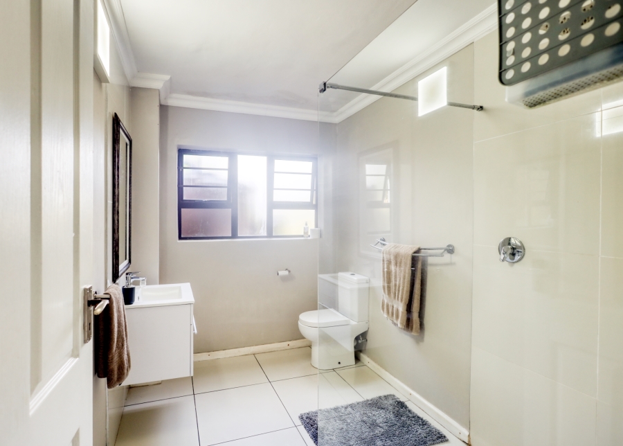 5 Bedroom Property for Sale in Nahoon Eastern Cape